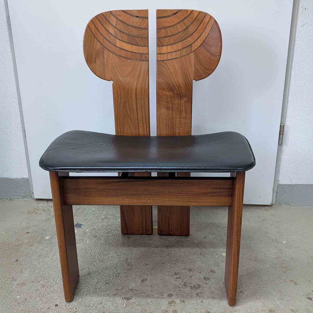 Stuhl ‚Afrika‘ aus der Artona Serie, 1977, nach einem Entwurf von Afra & Tobia Scarpa, hergestellt von Maxalto.