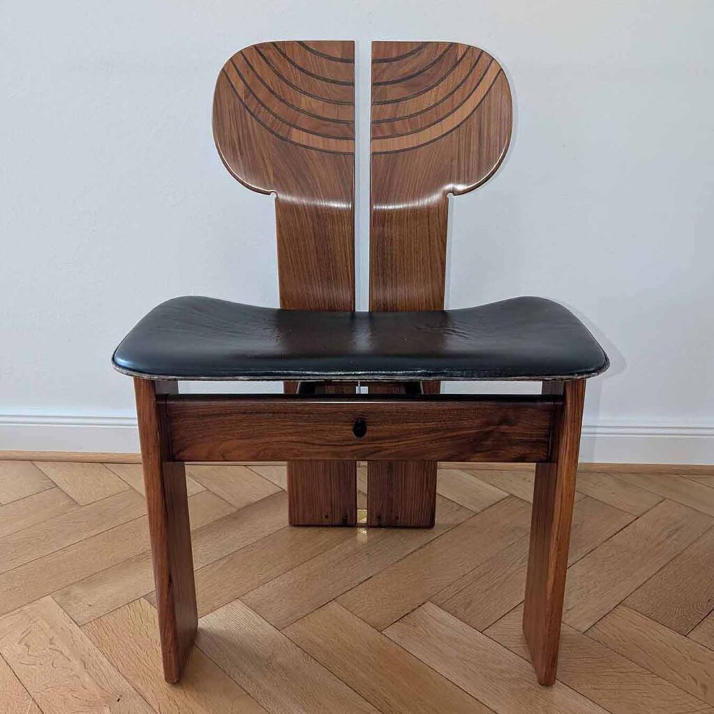 Stuhl ‚Afrika‘ aus der Artona Serie, 1977, nach einem Entwurf von Afra & Tobia Scarpa, hergestellt von Maxalto.