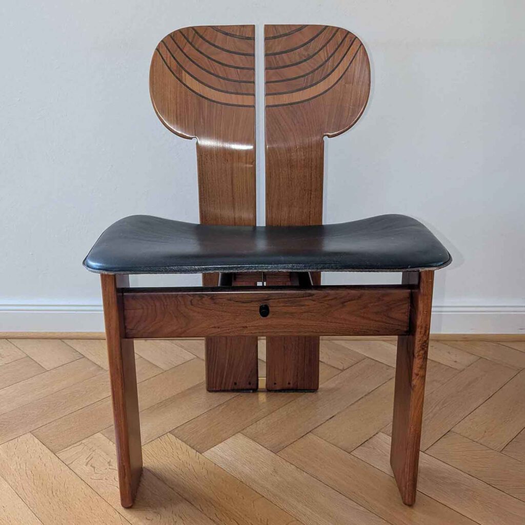 Stuhl ‚Afrika‘ aus der Artona Serie, 1977, nach einem Entwurf von Afra & Tobia Scarpa, hergestellt von Maxalto.